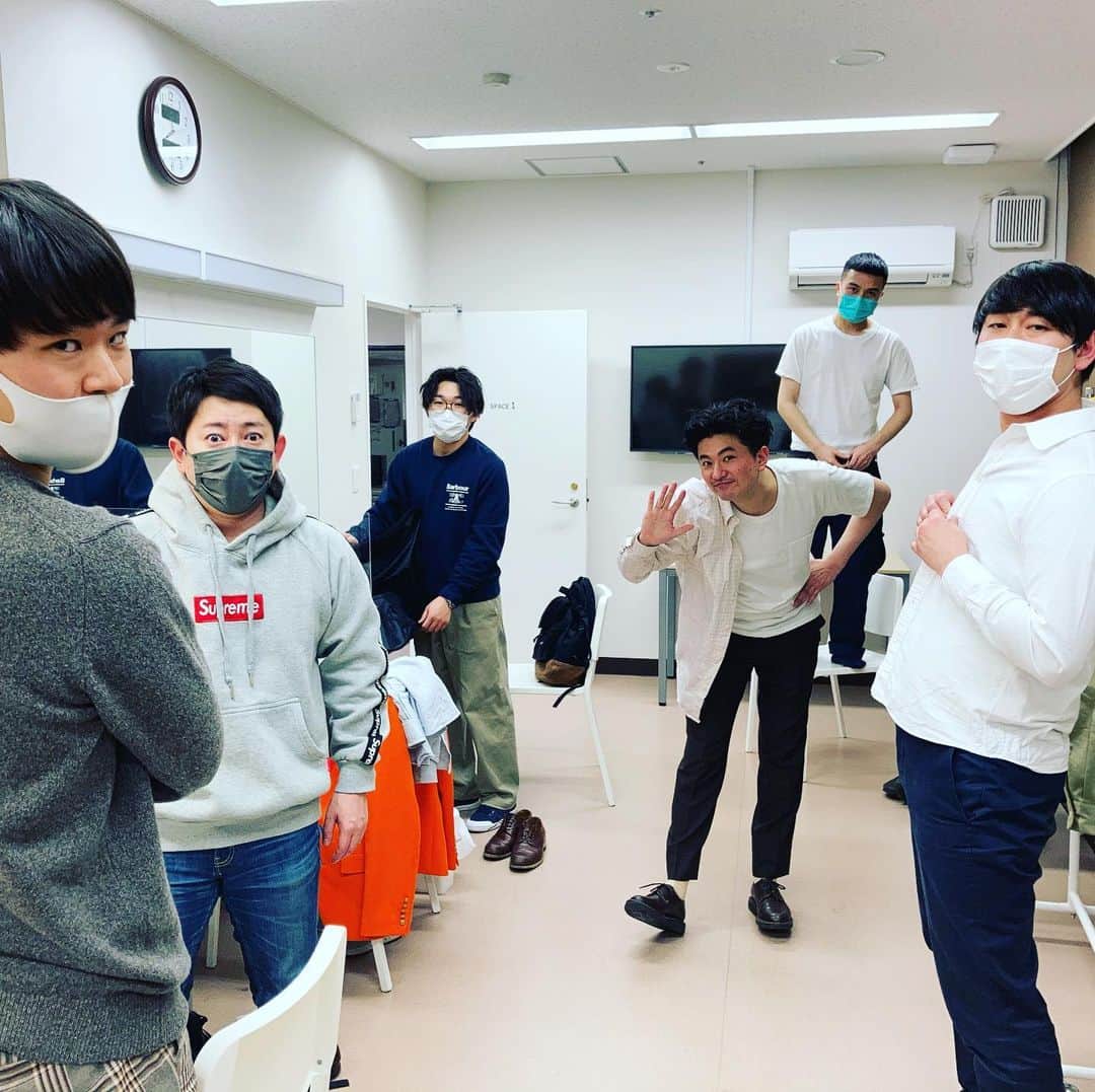 畠中悠のインスタグラム：「「追伸、有楽町へ向かう」ありがとうございました！ いつまでも一緒にいたい関係！ #カナメストーン #ダンビラムーチョ #オズワルド #よしもと有楽町シアター」