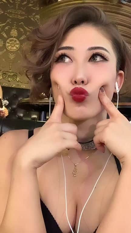 Kumiのインスタグラム：「とーるさん、こーちゃんドリンクありがと❤️」