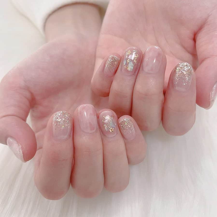 愛内みさのインスタグラム：「✨ キラキラ可愛いもやもやネイル💅 ・ #大人可愛い憧れネイル #もやもやネイル #ピンクネイル #憧れネイル」