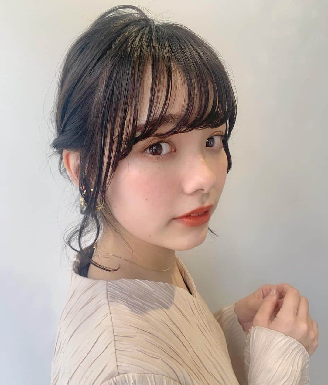 前田希さんのインスタグラム写真 - (前田希Instagram)「お気に入りのワンピースに お気に入りのアクセサリーに 髪型はアップにしてもらった🤤💐 リップはお気に入りのテラコッタ🍊 . . (いっぱい載せてごめんね🙇‍♀️)」2月18日 22時49分 - nozomyyy_