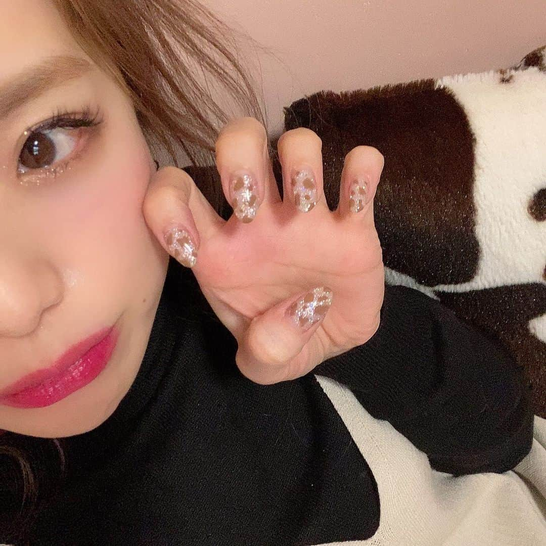 세이스타그램さんのインスタグラム写真 - (세이스타그램Instagram)「前のネイル💅💞牛柄🐄で尚且つラテ色☕️そしてラメ♡好きなのぎゅうぎゅう詰め」2月18日 22時53分 - my_name_is_seira