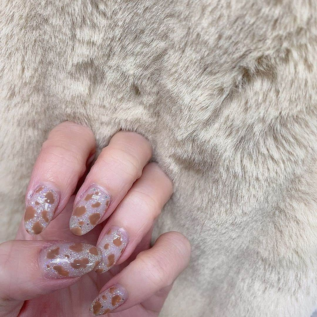 세이스타그램さんのインスタグラム写真 - (세이스타그램Instagram)「前のネイル💅💞牛柄🐄で尚且つラテ色☕️そしてラメ♡好きなのぎゅうぎゅう詰め」2月18日 22時53分 - my_name_is_seira