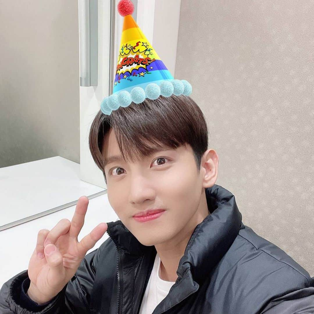 チャンミンさんのインスタグラム写真 - (チャンミンInstagram)「축하해주셔서 감사합니다😊🎂🎶」2月18日 23時03分 - changmin88