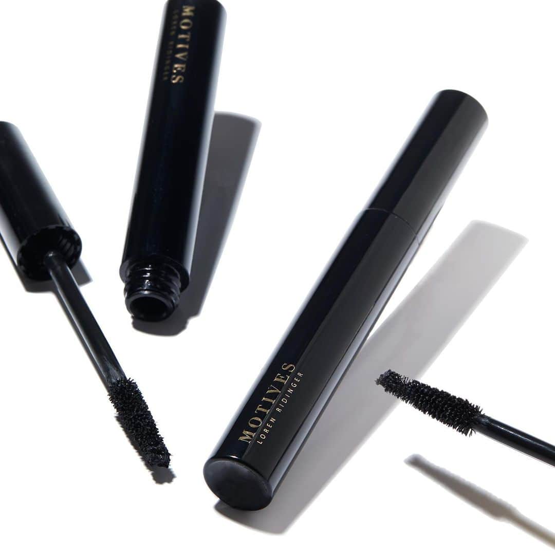 Motives Cosmeticsのインスタグラム：「Get the look of false lashes without actually putting them on everyday with our Fiber Lush Mascara 🖤 You can save on a bundle of 2 right now at motivescosmetics.com! Swipe to see it in action ✨」