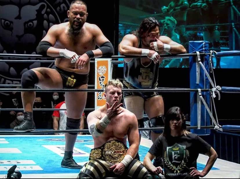 ウィル・オスプレイのインスタグラム：「🇲🇳🇺🇸🇬🇧 United Empire Worldwide  What flag do we get next??」
