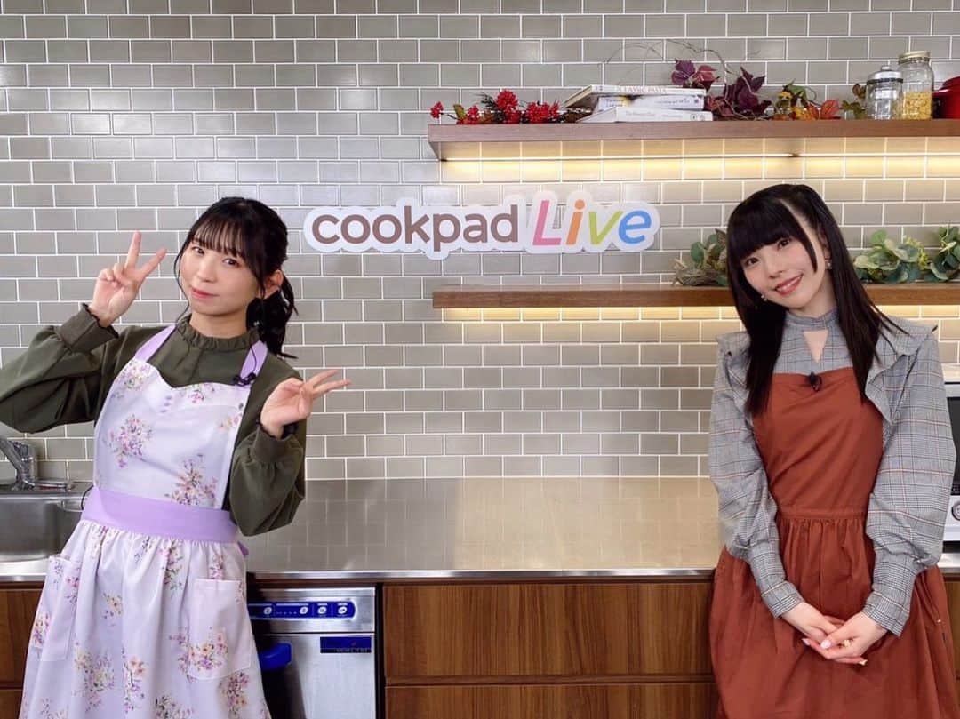相沢梨紗さんのインスタグラム写真 - (相沢梨紗Instagram)「#りさスイーツ🙆‍♀️🍰 . みりんちゃんが「差し替え」を喜んでて。笑 . でも、わかる！お料理番組の特権！差し替え。笑 . かわいいクレープできました🍓✨ . 見逃しちゃった方は @cookpad_live のアプリ( https://www.cookpad.tv/episodes/12819 )から❣️ . . . #cookpadlive #cookpad #cofking #sweets #handmade #homemade #りさスイーツ #japan #idol #dempagumi #でんぱ組」2月18日 23時20分 - risacheeese