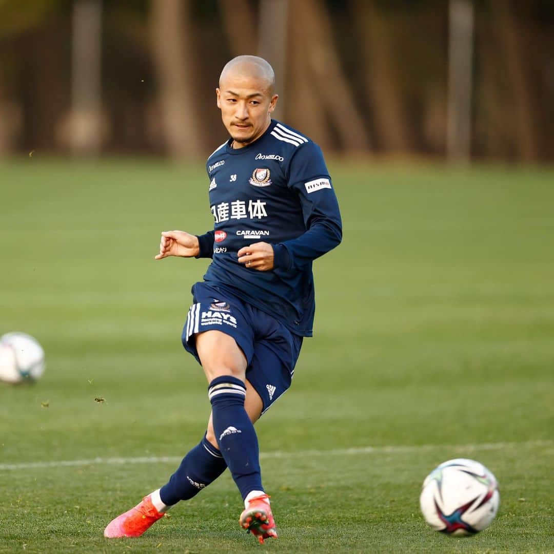 横浜F・マリノスさんのインスタグラム写真 - (横浜F・マリノスInstagram)「🦵💥⚽️🥅  #fmarinos #training #camp #キャンプ」2月18日 23時21分 - yokohamaf.marinos