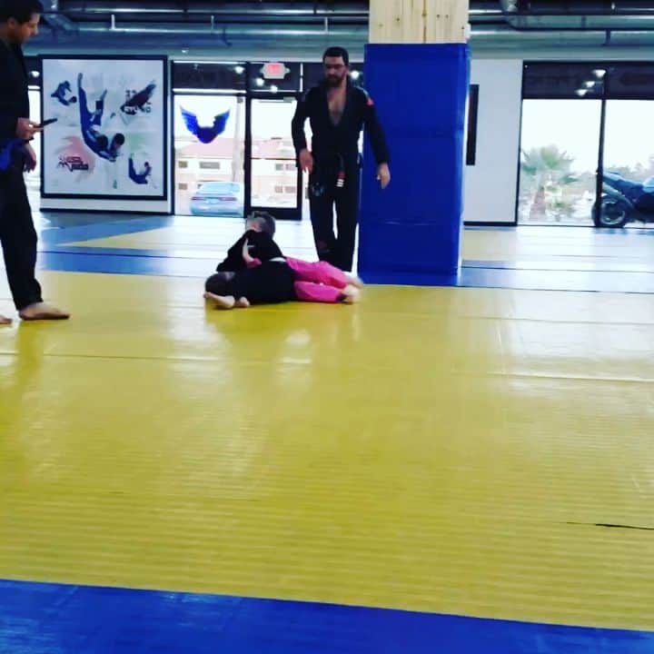 ロイ・ネルソンのインスタグラム：「Jaxson just told he misses jiu jitsu. This was literally 1 week before the lock downs and no more hugging.   #martialarts #ufc #mmafighter #judo #bjjlifestyle #kravmaga #oss #bjjlife #muaythaifight #alliancebjj #selfdefence #fightcamp #muaythaigym #eskrima #submissiongrappling #muaithai  #martialarts #ufc #oss #mmafighter #judo #bjjlife #kravmaga #bjjlifestyle #muaithai #carlsongracie #boxercise #boxing👊 #instaboxing #eskrima #bjjmotivation #jiujitsu4everyone」