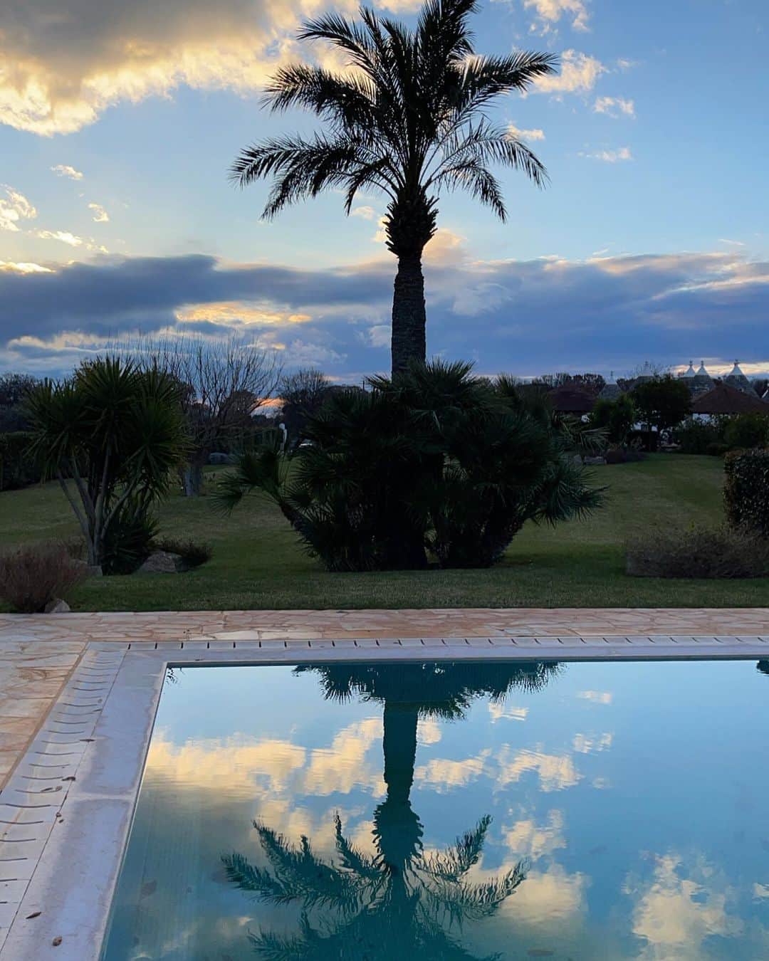 アンナ・デッロ・ルッソのインスタグラム：「6.45am peaceful 💙💙💙」