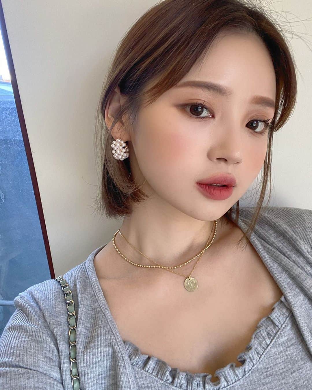 Yoonbitnaのインスタグラム：「오늘 사진 잘 나오네🤍  #셀카」