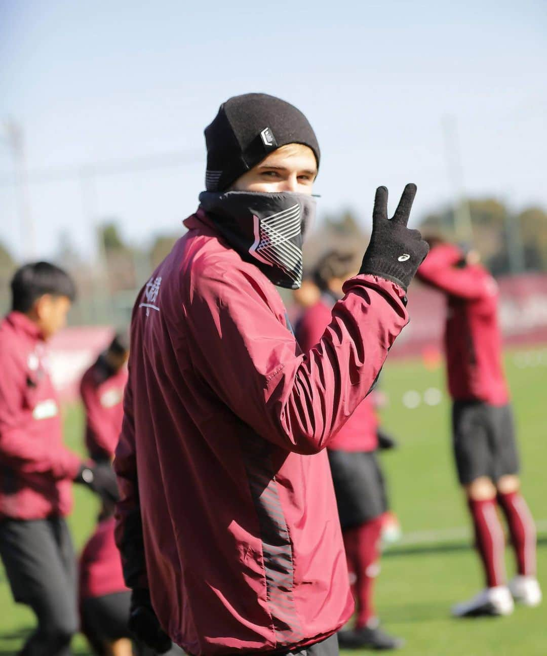 ヴィッセル神戸さんのインスタグラム写真 - (ヴィッセル神戸Instagram)「ピース✌️ Peace ✌️   #vissel #visselkobe #ヴィッセル #ヴィッセル神戸 #Kobe #神戸 #WeAreKobe #KobeForeverForward #一致団結 #JLeague #Jリーグ #DAZN #サンペール #SergiSamper」2月18日 15時43分 - visselkobe