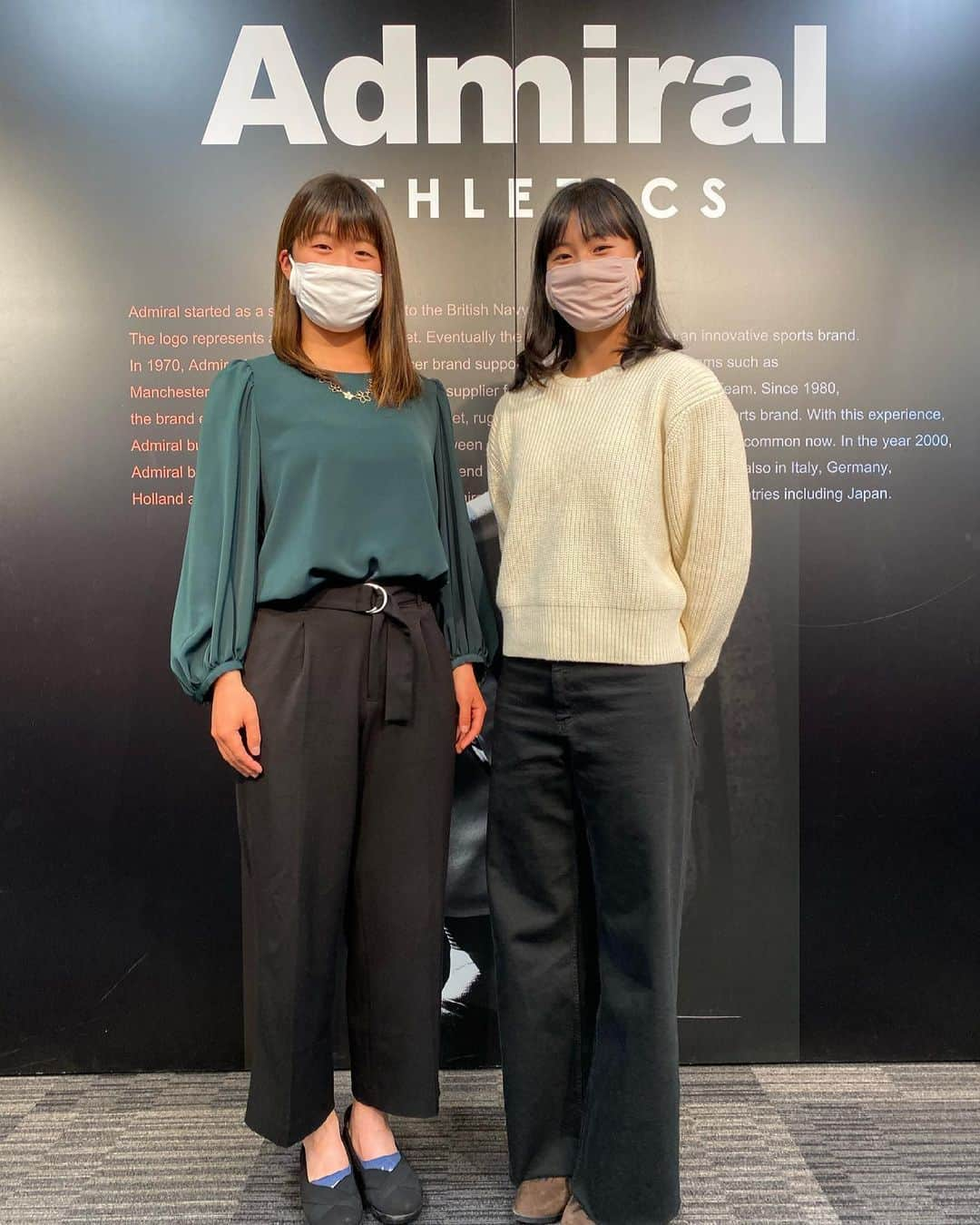 佐藤久真莉のインスタグラム：「Admiral Athletics様の2021秋冬の展示会に行ってきました！﻿ 可愛いデザインが多くて試合で着るのが楽しみです！﻿ みなさんも是非どうぞ！﻿ ﻿ #テニス ﻿ #テニス女子﻿ #テニスウェア ﻿ #プロテニスプレイヤー ﻿ #スポーツ ﻿ #スポーツウェア ﻿ #スポーツ女子 ﻿ #武内総合会計﻿ #富士薬品 ﻿ #アドミラルアスレ﻿ #吉田歯科クリニック ﻿ #ヨネックス ﻿ #professionaltennis ﻿ #tennis ﻿ #tennisgirl ﻿ #tennisplayers ﻿ #sports ﻿ #admiralathletics」