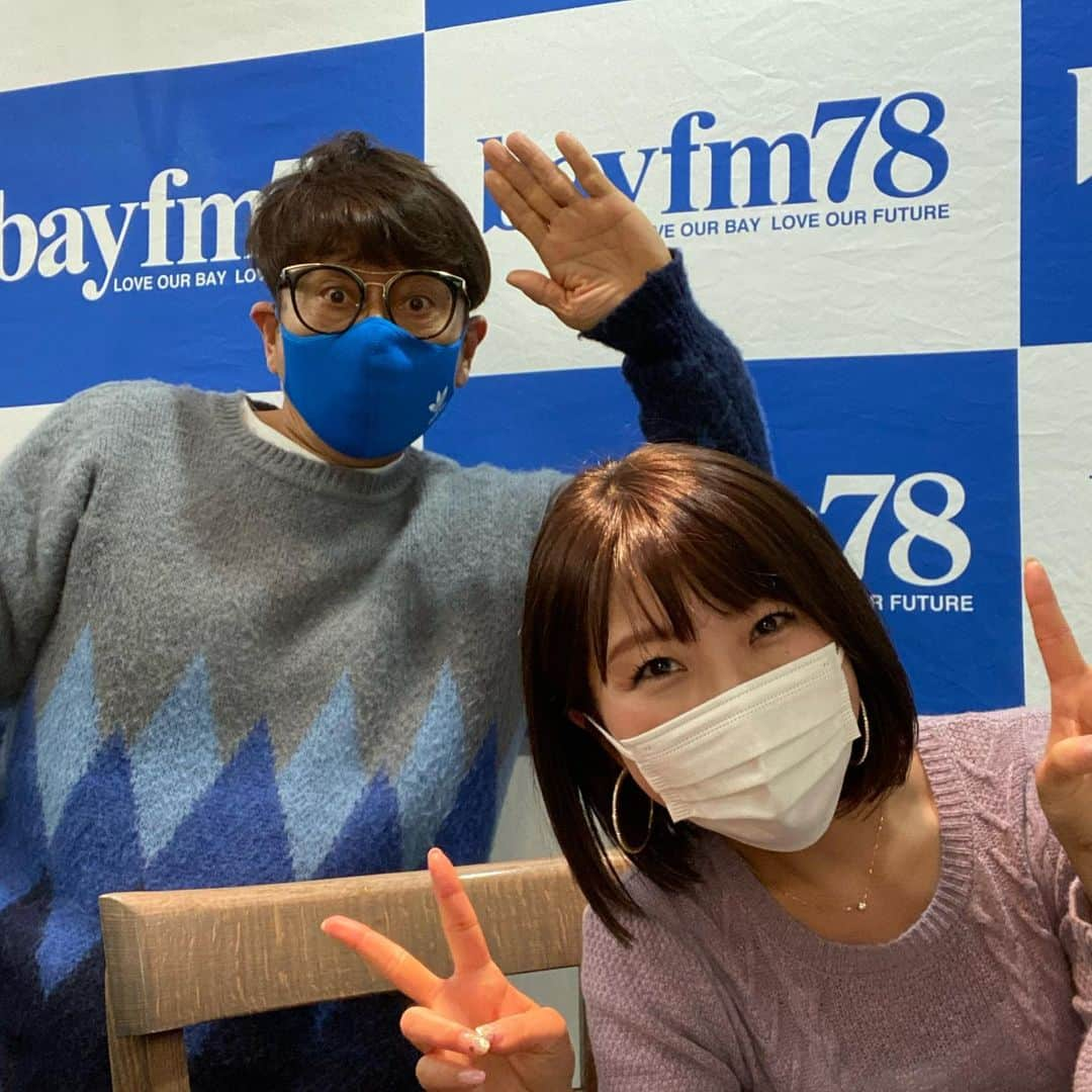 伊津野亮さんのインスタグラム写真 - (伊津野亮Instagram)「あと2回だよ！ #小尾渚沙 #bayfm #bayline #生放送中」2月18日 16時20分 - ryoizuno