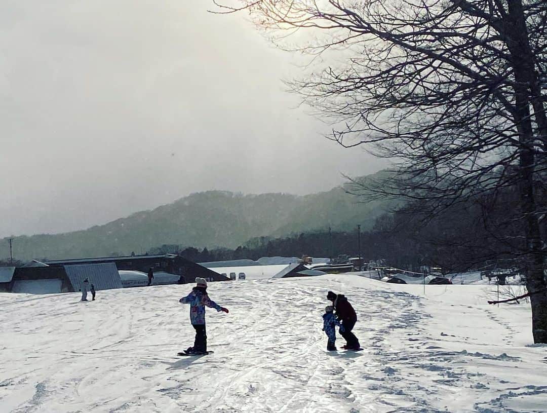 葵ゆりかさんのインスタグラム写真 - (葵ゆりかInstagram)「粉〜雪〜 というか 吹雪でした⛄️笑  #snowboarding #snowboard #スノボ　#スノーボード女子　#スノーボード　#たんばらスキーパーク」2月18日 16時26分 - yuriyuricchi