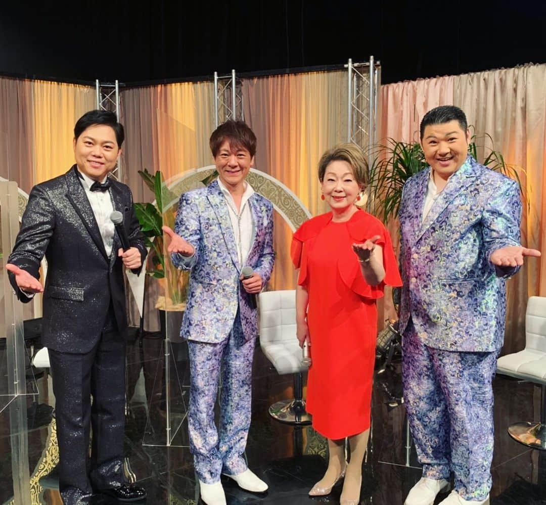 北島兄弟のインスタグラム：「* 2/19(金)21:00〜BS-TBS「うた恋！音楽会」に北島兄弟が出演いたします。ぜひ、ご覧下さい(^ ^) ・ ・ #BSTBS #うた恋音楽会 #由紀さおり さん #三山ひろし さん #小林幸子 さん #堀内孝雄 さん #北山たけし #大江裕 #北島キッズ #byスタッフ」