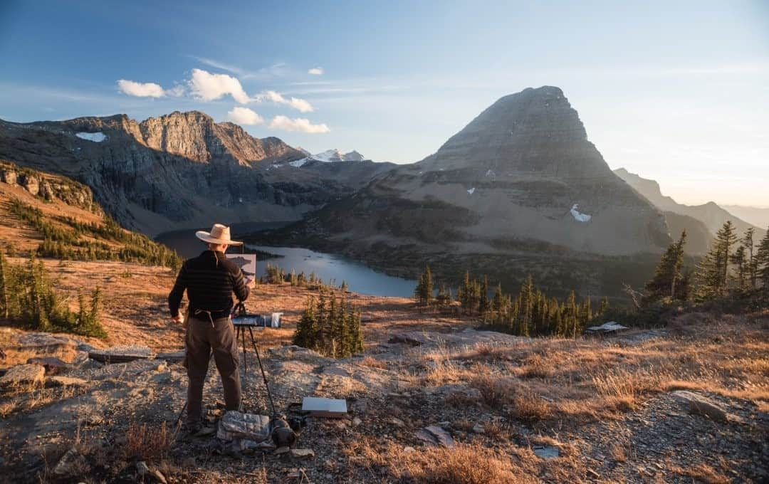 National Geographic Travelさんのインスタグラム写真 - (National Geographic TravelInstagram)「Photo by @steven_gnam / A landscape painter works quickly, en plein air, as the light changes in Glacier National Park, Montana. #Montana #enpleinair #paint」2月18日 16時39分 - natgeotravel