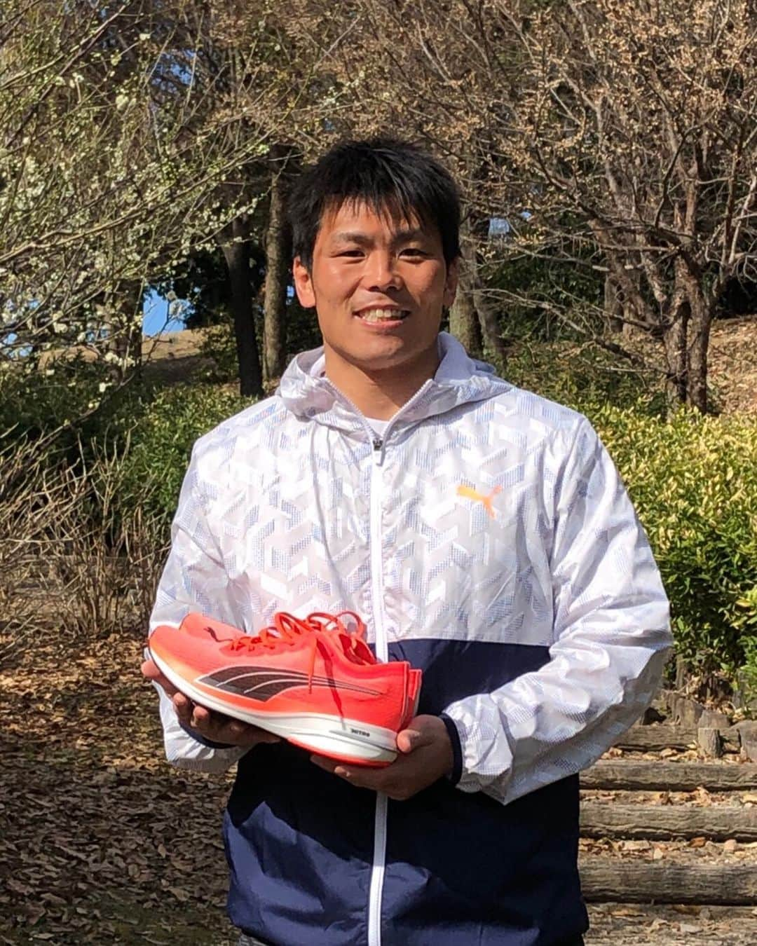 坂井克行のインスタグラム：「プーマの厚底シューズ！ 履き心地抜群！ #RUNPUMA#SPARKCHANGE#この瞬間から #Deviatenitro#誰でも履けるみんなの厚底 @pumarunning  @pumajapan」