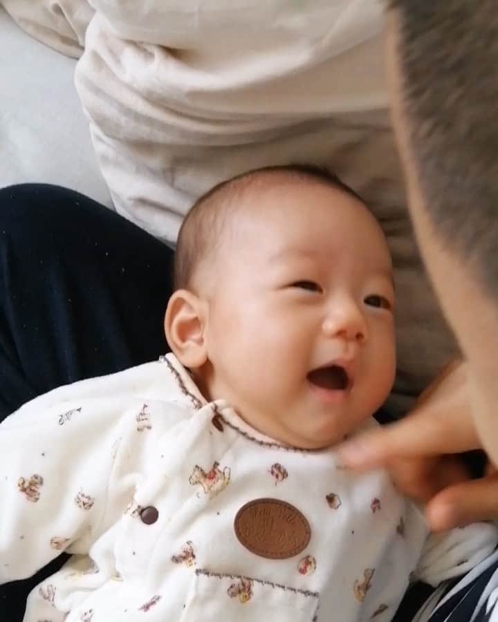 Blumio（ブルーミオ）のインスタグラム：「最近ハマってるやつ😂  My son‘s new hobby 🤣」