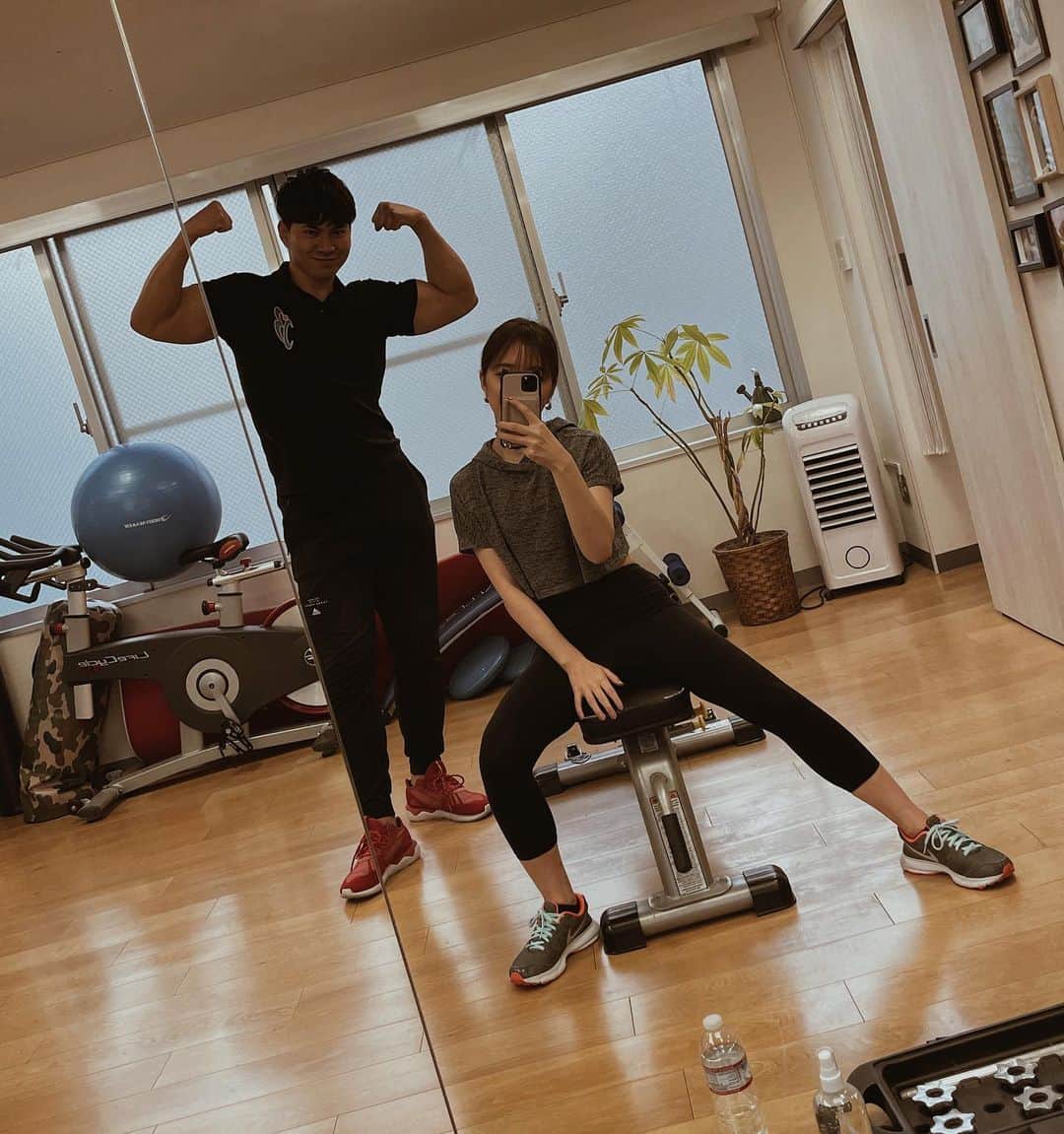 のインスタグラム：「久々にしばらく思う存分好き放題食べて、スッキリしてスイッチ入ったので今日からやるよ☺️❤️ . . やっぱりパーソナルはやる気出る😭 ありがとうございました😍 . . いちごプロテインうまっ . .  #ダイエット#減量#マイナス3キロ#代々木#パーソナルトレーニング#diet」