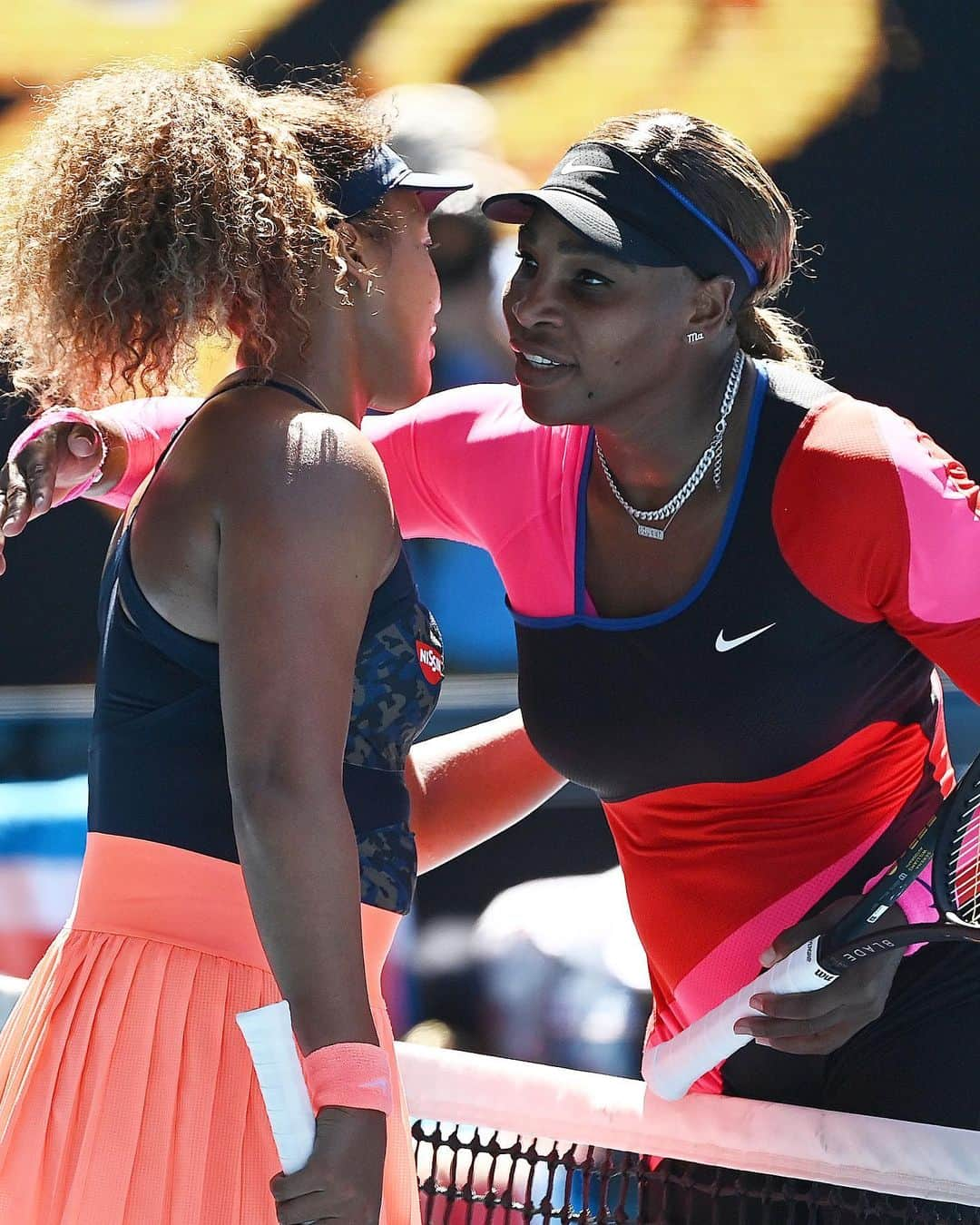 Just Jaredさんのインスタグラム写真 - (Just JaredInstagram)「Serena Williams and Naomi Osaka hug it out after their tennis match during the 2021 Australian Open in Melbourne. To find out who won, head to JustJared.com now! #SerenaWilliams #NaomiOsaka Photos: Getty」2月18日 17時18分 - justjared