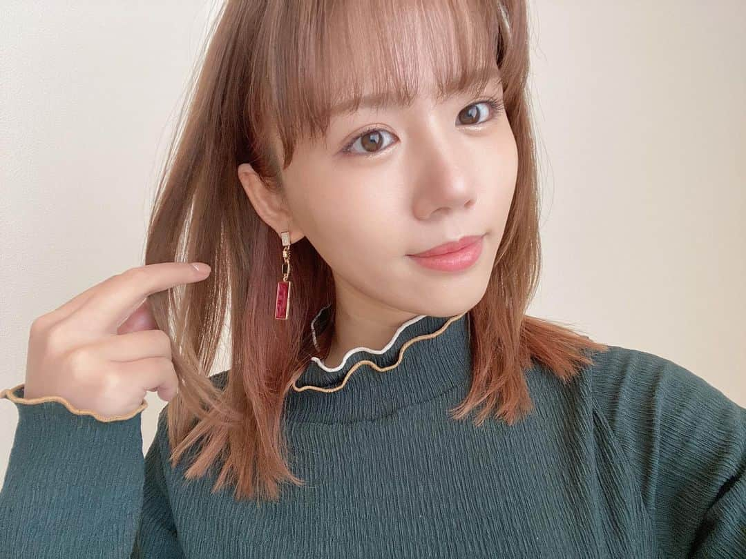 原望奈美さんのインスタグラム写真 - (原望奈美Instagram)「#haircolorchange ✨ ⁣ ⁣ ⁣髪色また少し変えました💗 インナーに軽く桜色という名のピンク！ ⁣ ⁣ ⁣これから色落ちした後の インナーカラーの変化を楽しみにしてるんだ〜🌸 ⁣ ⁣ ⁣ #ヘアカラー #インナーカラー #ナチュラルインナーカラー #ヘアメイク #makeup #haircolor #hairstyle #헤어스타일 #메이크업스타그램」2月18日 17時41分 - vo_nozomi