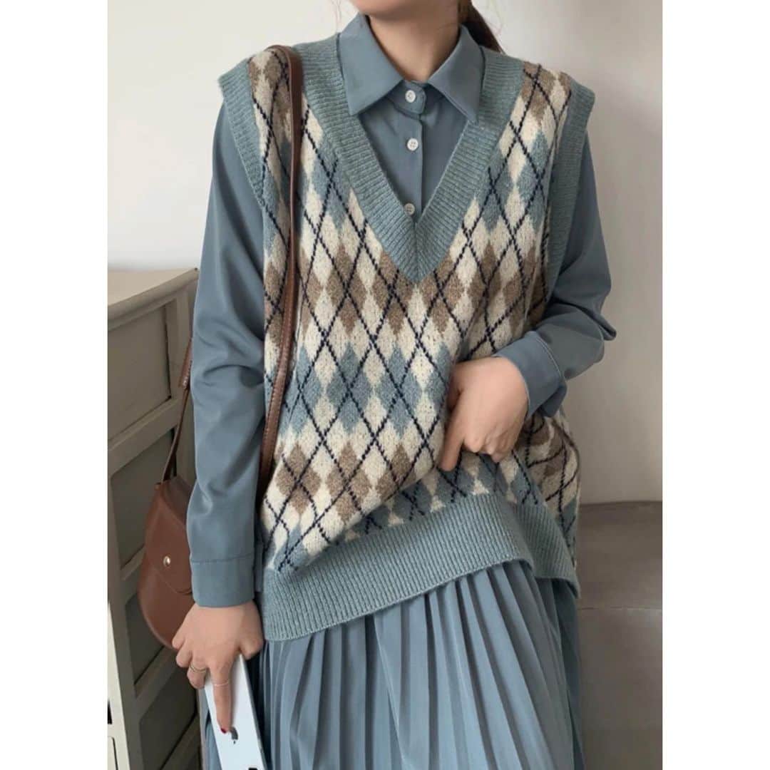 米田紗英さんのインスタグラム写真 - (米田紗英Instagram)「\チェックでビンテージ風🤍/﻿ ﻿ 今回は海外ビンテージ風チェックアイテムを紹介！﻿ ﻿ ✅海外ビンテージ風なおしゃれアイテム🎶﻿ チェック柄で海外ビンテージ風なおしゃれコーデを完成させて﻿ ﻿ みんなも挑戦してみてね💫﻿ ﻿ ﻿ ﻿ #ドリーピータウン #Dleepytown  #ストリート系女子 #ストリートコーデ #ストリートスタイル #韓国ファッション #服好きな人と繋がりたい #カジュアルファッション #カジュアルコーデ #おしゃれさんと繋がりたい #最旬トレンド #トレンド発信 #トレンド部  #スポーツミックス #ファッション　#今日のコーデ　#デートコーデ　#韓国コーデ　#トレンドコーデ　#学生コーデ　#プチプラコーデ　#プチプラ　#冬コーデ　#海外ビンテージ　#チェック柄コーデ #チェックアイテム #チェックアイテムがほしい」2月18日 17時36分 - dleepytown_official