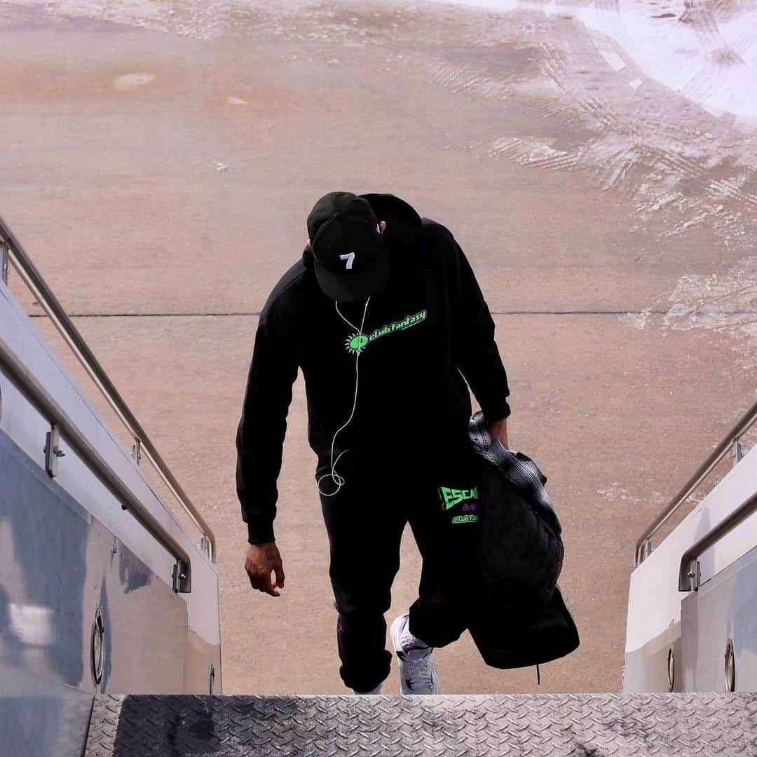カーメロ・アンソニーのインスタグラム：「Sometimes The Smallest Step In The Right Direction End Up Being The Biggest Step Of Your Life! #STAYME7O」