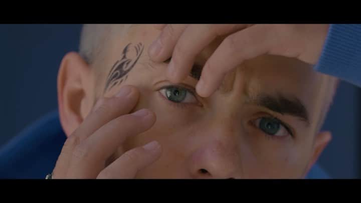 ジャック・ジョンソンのインスタグラム：「CASAMIGOS music video out now. @thedudacastro you’re hot. 🇧🇷」