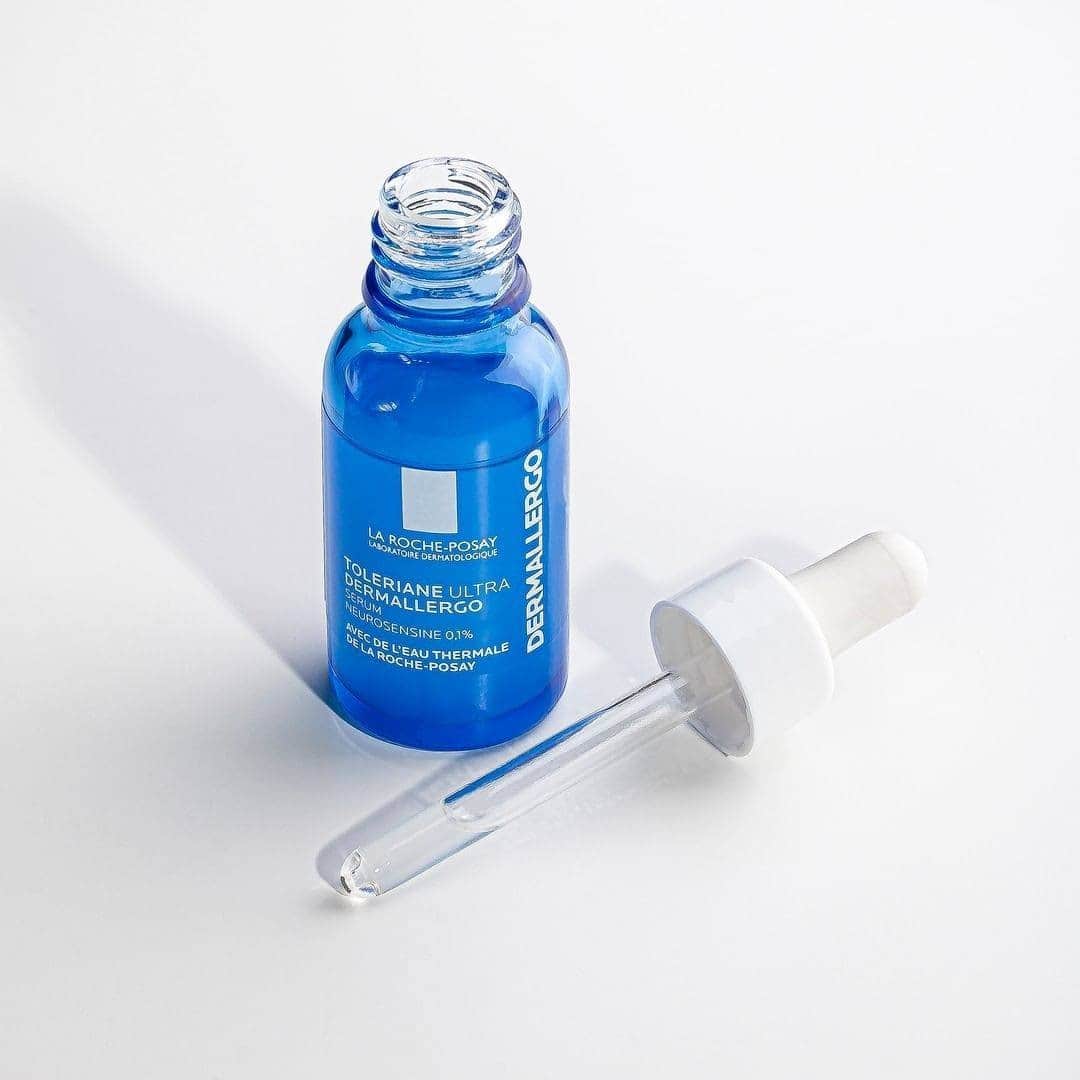 LA ROCHE-POSAY JAPAN ラロッシュポゼのインスタグラム：「＼ 本日発売開始！／  2/18本日発売開始の新製品 #トレリアンウルトラセラム は、肌のバリア機能をサポートし、乾燥や肌あれから肌を守る保湿美容液。 2週間使用した方の使用満足度は、90%。(ラ ロッシュ ポゼ公式メンバー49名へのオンラインアンケート)  2種の保湿成分を配合しており、とろけるようなテクスチャーが肌にすっとなじみ、うるおい感が続きます。  ご使用方法は、1日2回朝と夜に、1回3~4滴が適量です。 化粧水のあとに、両手で顔全体を包み込むように肌にのせて、お使いくださいね。  公式サイトでは、商品を使用したモニターレビューをご紹介していますので、是非チェックしてくださいね。  ただいま期間限定で公式オンラインショップ、全品送料無料キャンペーンを実施✨  トレリアン ウルトラ セラム 20ml 3,960円（税込）  #ラロッシュポゼ #larocheposay #ラロポのセラム #保湿美容液 #乾燥肌 #敏感肌 #敏感肌スキンケア  #スキンケアマニア #スキンケア好き #コスメ好き #素肌美人 #新商品 #新発売 #新作コスメ #美容液 #セラム #乾燥対策 #乾燥肌対策 #美肌 #美肌になりたい #肌ケア  #スキンケア好きさんと繋がりたい #コスメ好きさんと繋がりたい #コスメ好き #コスメオタク #コスメ紹介 #美容マニア #潤い肌 #ツヤ肌 #綺麗になりたい」