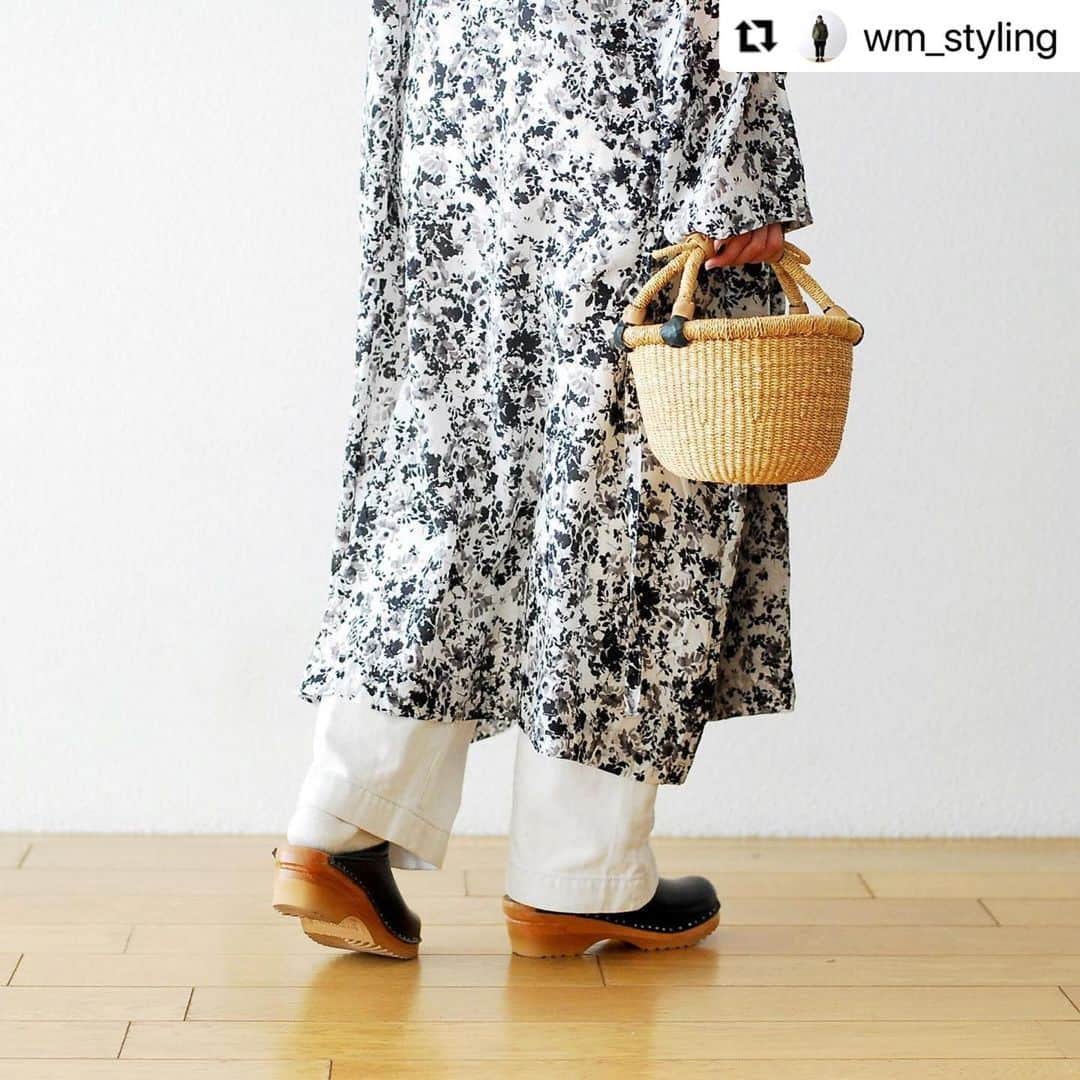 wonder_mountain_irieさんのインスタグラム写真 - (wonder_mountain_irieInstagram)「#Repost @wm_styling with @make_repost ・・・ [ #21SS_WM_styling. ] _ styling.(height 161cm) ear cuff → #CAREERING × #WACKOMARIA ￥18,700-,￥20,900- gown → #TOUJOURS #トゥジュー ￥79,200- tshirts → #gicipi ￥4,180- bag → #LIGHTYEARS ￥4,180- shoes → #TROENTORP ￥23,100- _ 〈online store / @digital_mountain〉 → http://www.digital-mountain.net _ 【オンラインストア#DigitalMountain へのご注文】 *24時間受付 *14時までのご注文で即日発送 *1万円以上ご購入で送料無料 商品について：084-973-8204 カスタマーサポート：050-3592-8204 _ We can send your order overseas. Accepted payment method is by PayPal or credit card only. (AMEX is not accepted) Ordering procedure details can be found here. >>http://www.digital-mountain.net/html/page56.html _ 本店：@Wonder_Mountain_irie 系列店：@hacbywondermountain (#japan #hiroshima #日本 #広島 #福山) _」2月18日 17時55分 - wonder_mountain_