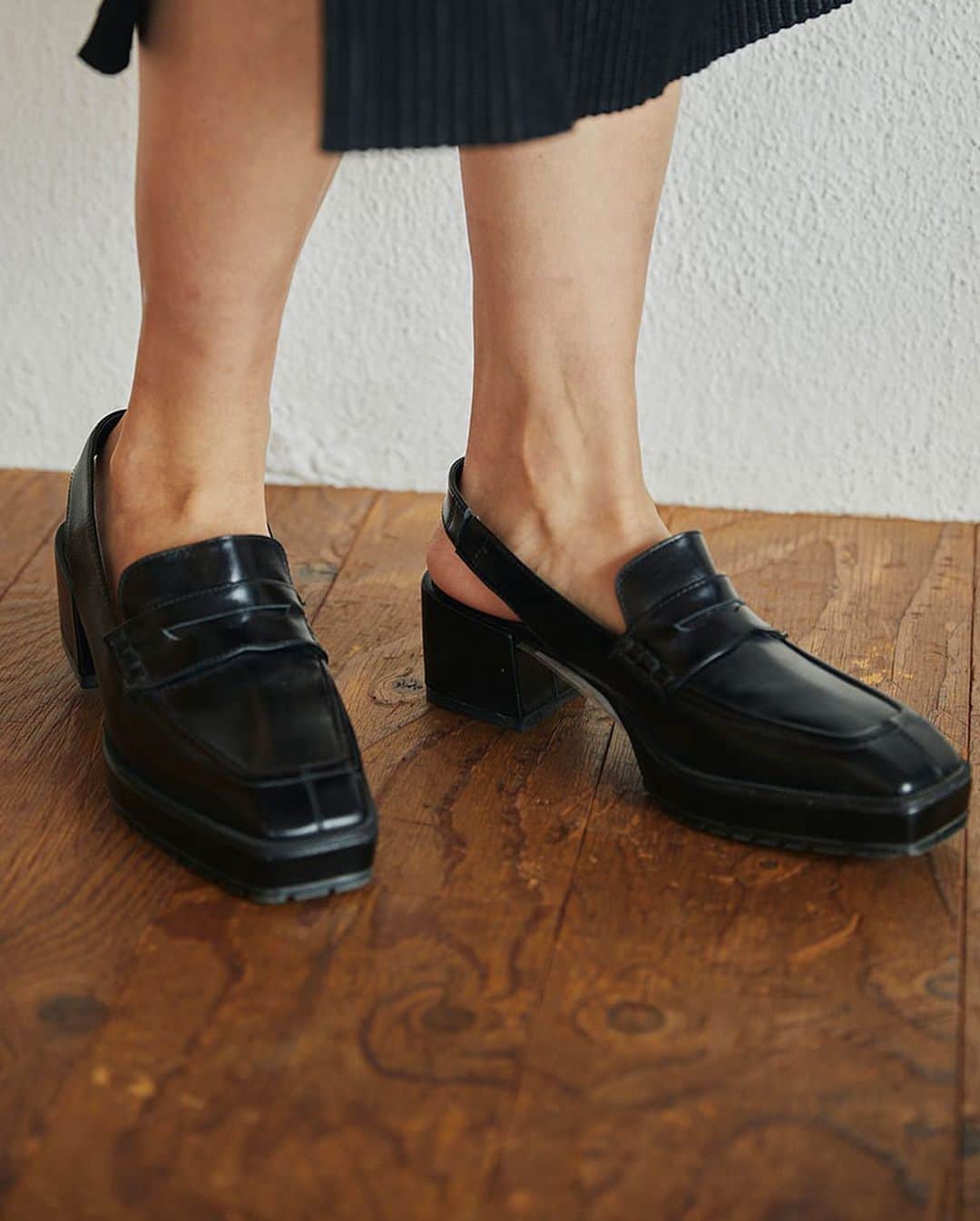 Ameri vintageさんのインスタグラム写真 - (Ameri vintageInstagram)「02.19(fri)12:00 SQUARE LOAFER SANDALS will be released. . #ameri #amerivintage #shopping #fashion #japan #shoes」2月18日 17時56分 - amerivintage
