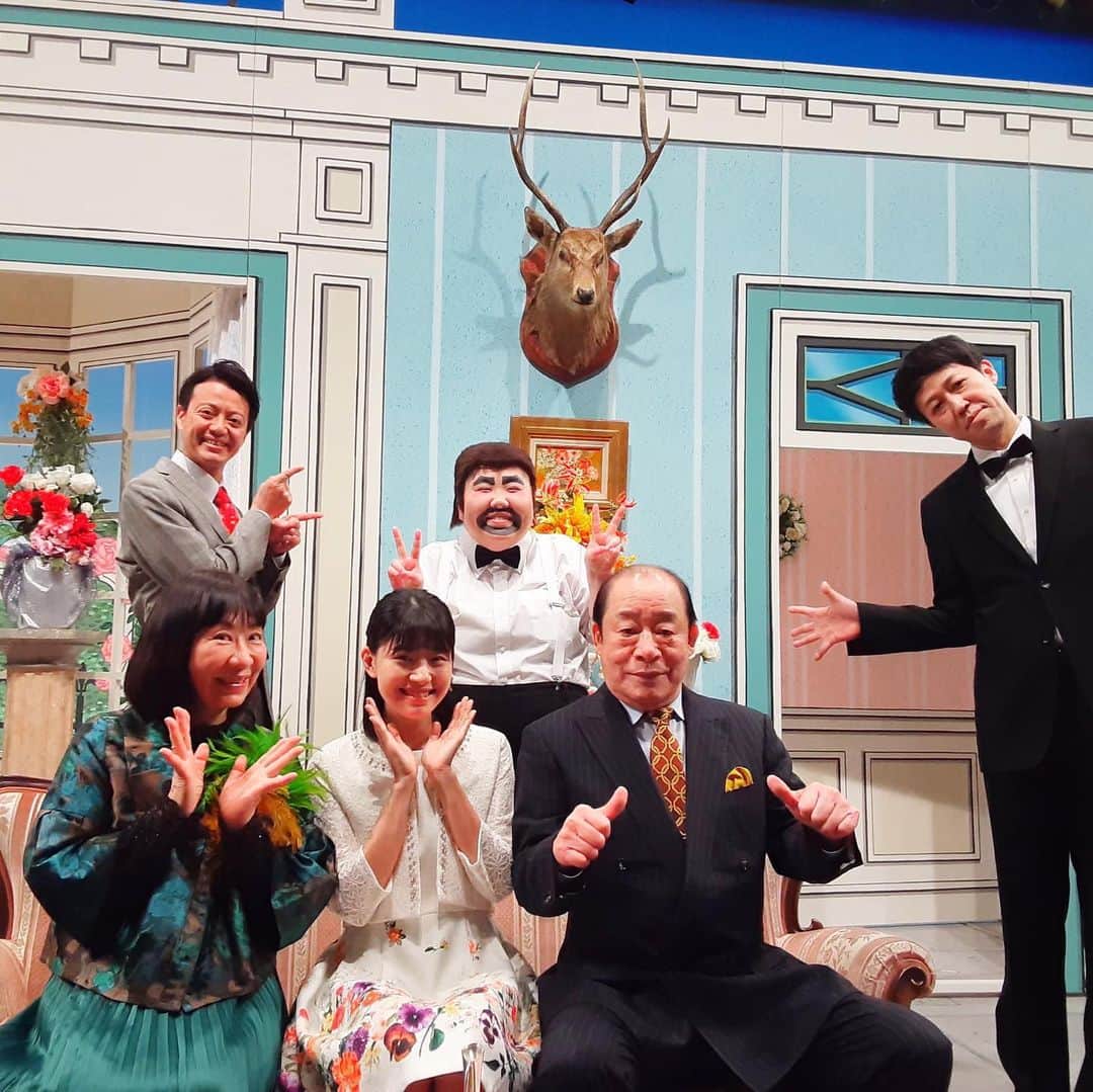 吉本新喜劇のインスタグラム：「今週のNGKは #酒井藍 座長の新喜劇🌹 2/22(月)までやってますので是非笑いに来てくださいね🤗🌼  そして本日、お花屋さん(#もじゃ吉田)の誕生日です💐 なんか急にかわい子ぶられたんですけど！やだやだ😂🥀  #誕生日 #happybirthday」