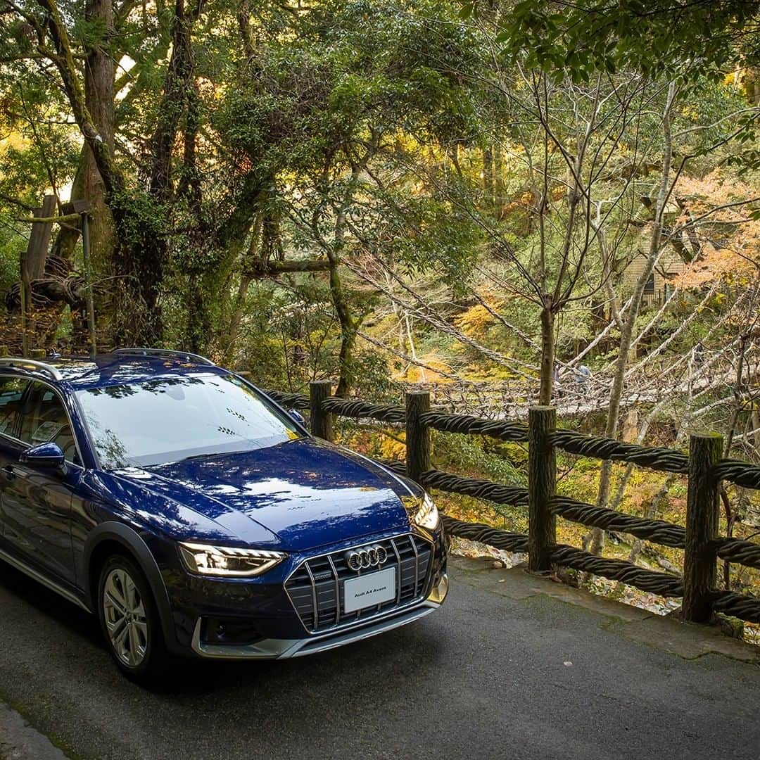 Audi Japan Sales / アウディジャパン販売のインスタグラム：「専用サスペンションが高い走破性を発揮する「Audi A4 allroad」。 12Vマイルドハイブリッドと進化した4WDシステムquattro®の搭載により、高効率と滑らかな加速性能、走行安定性を高いレベルで実現します。   #AJS のオフィシャルサイトでは、スペシャルコンテンツ「四国地方の魅力を存分に満喫 Audi A4で行くコンフォートドライブ」を公開しております。  長距離のドライブでも飽きの来ない時間を、Audi Japan Salesがおすすめする数々の絶景と共にお愉しみください。 @audi.japan.sales  #Audi #AudiA4 #A4 #myaudi #audistyle #Audietron #etron #car #アウディ #ドライブ #車 #愛車 #外車 #ドイツ車 #車好き #車好きな人と繋がりたい #アウディ女子 #車好き男子」