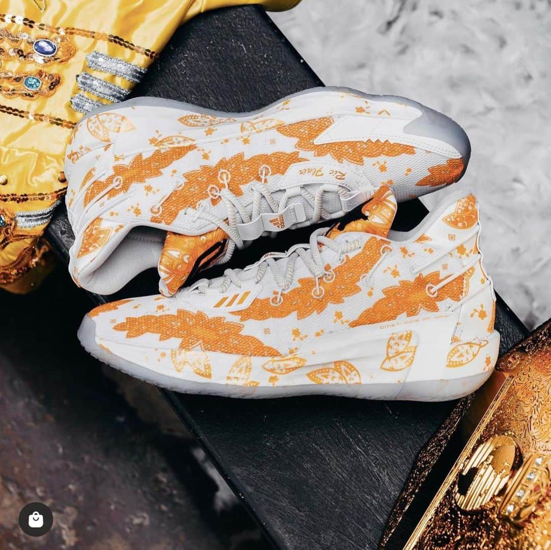 デイミアン・リラードさんのインスタグラム写真 - (デイミアン・リラードInstagram)「Big win to finish the road trip in my “King of Drip” #Dame7 ... Wooo! @ricflairnatureboy  @adidasbasketball」2月18日 18時03分 - damianlillard