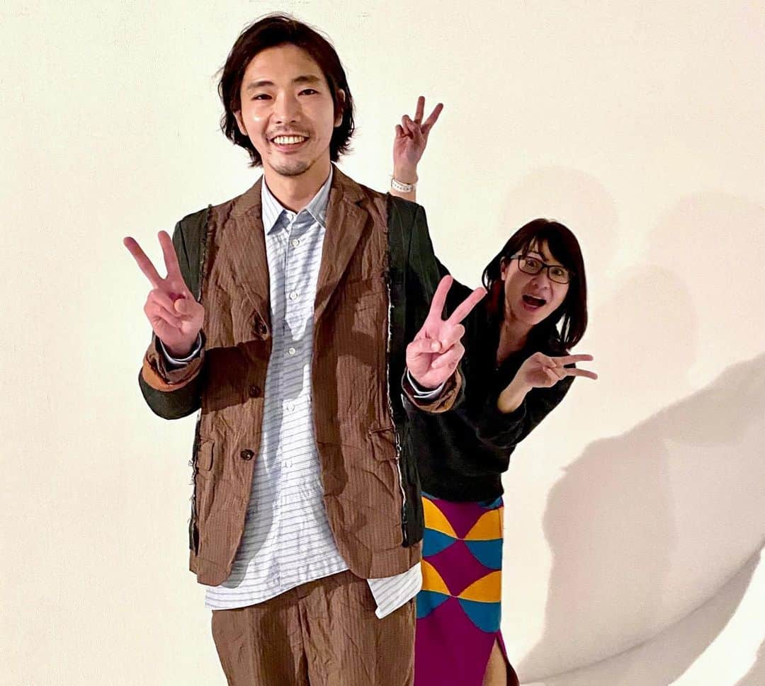 伊藤さとりさんのインスタグラム写真 - (伊藤さとりInstagram)「[ラジオトーク]  柄本佑さん登場の巻  https://radiotalk.jp/talk/487912  新旧の映画愛、その熱さにあっという間にタイムズアップ。  慌てて終わるラジオの続きは明日のお昼、記事がUPされる otocoto「伊藤さとりのカフェシネマ」で。  映画『痛くない死に方』いよいよ今週土曜公開です。  #柄本佑 #痛くない死に方 #俳優 #Radiotalk #伊藤さとりのスナックシネマ #映画 #映画好きな人と繋がりたい  #邦画 #伊藤さとりのスナックシネマ  #ラジオ #otocoto #連載 #コラム  #対談 #映画情報 #新作映画 #映画鑑賞」2月18日 18時09分 - ito_satori