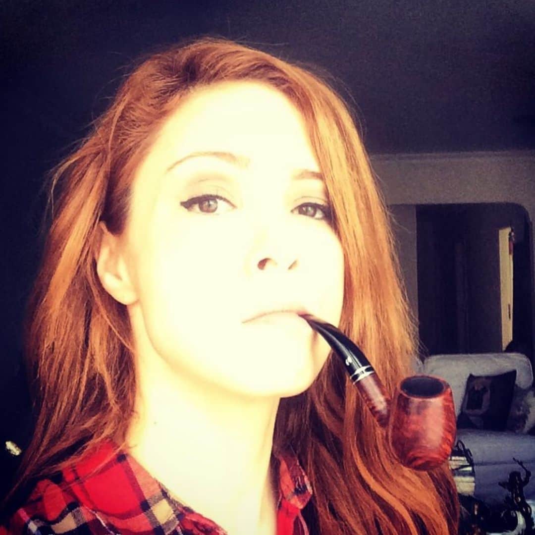 Mine Tugayのインスタグラム：「“Bu bir pipo değildir.”  #tbt」