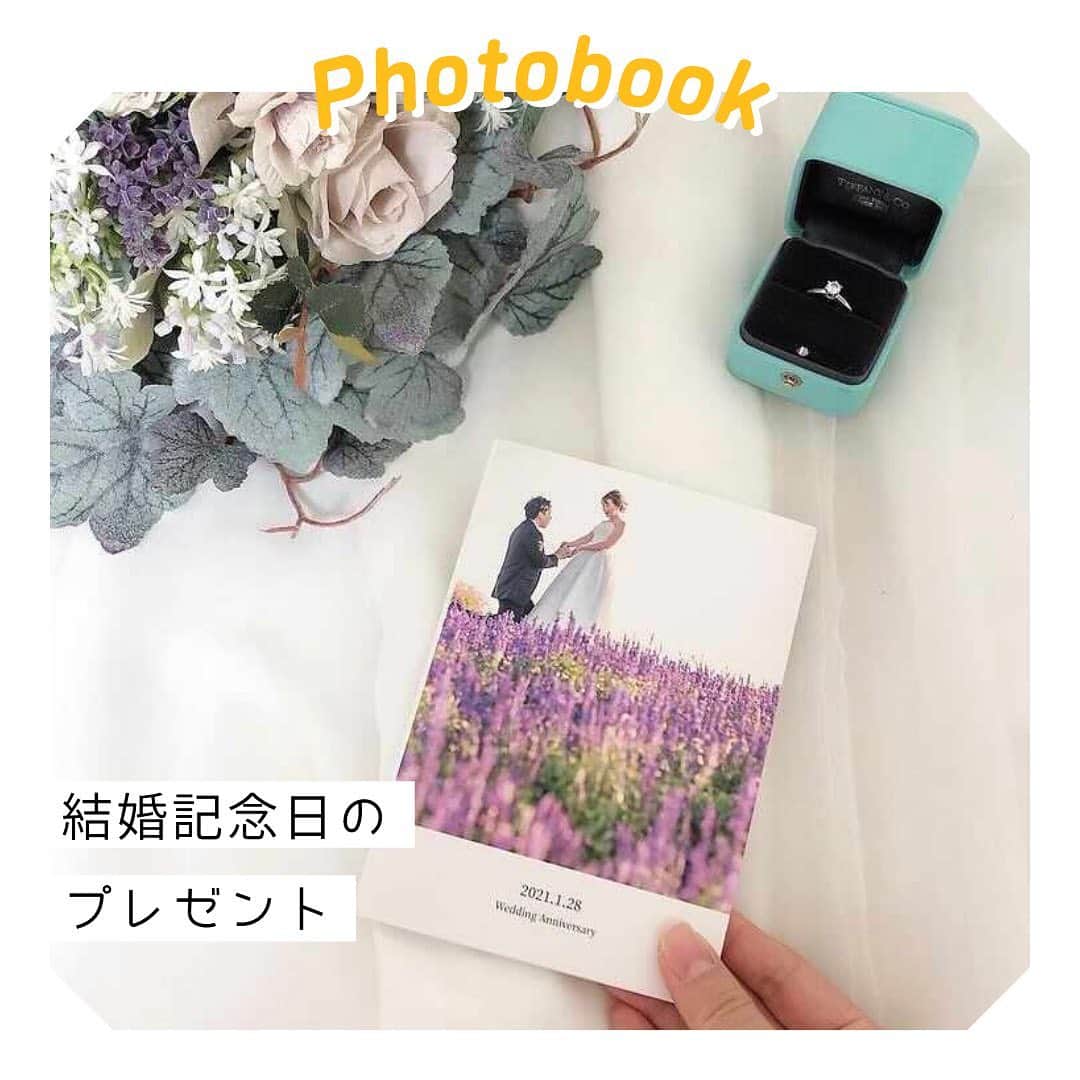 しまうまプリント【公式】フォトブック無料企画開催中さんのインスタグラム写真 - (しまうまプリント【公式】フォトブック無料企画開催中Instagram)「初めての結婚記念日にはアルバムをプレゼント💍 ・ 本日ご紹介するのは fuwa_1016 さまのご投稿です。 ・ 二人の初めての結婚記念日は 思い出に残る大切な日。 ・ ふたりのこれまでを1冊にまとめた 愛情いっぱいのフォトブックを作成頂きました。 ・ ラベンダー畑で撮影した表紙が とっても素敵ですね✨ ・ ・ しまうまプリントでは 入籍日または挙式日から前後1年未満の 新婚カップルを対象に 総額3,500円のクーポンをプレゼントする #新婚割 を実施中です🦓💕 ・ 詳しくはハイライトよりご確認ください😊 ・ ・ ・ しまうまプリントでは みなさまのフォトブック・写真プリント作品を お待ちしています。 上手にできたら#しまうまプリント をつけて 投稿してみてくださいね ・ ・ -------------------------------- しまうまプリントのインスタグラムでは 素敵な作品やお得な情報を配信中！ ☟プロフィールはこちらから  @shimaumaprint -------------------------------- ・  fuwa_1016 さま、 素敵なご投稿ありがとうございました！ ・ ・ ・ #しまうまプリント#しまうまフォトブック#フォトブック#アルバム#写真アルバム#フォトアルバム#手作りアルバム#オリジナルアルバム#写真整理#思い出#前撮り#ウェディングフォト#ウェルカムスペース #フォトウェディング Repost from fuwa_1016 ・・・ 🤍  #結婚記念日プレゼント   @shimaumaprint さんで注文していたアルバム  今年も出来上がりました ... 🥨  毎年すごく喜んでくれるので 今年もそうだといいな 🐩🤍  いよいよ明後日です 💌 ˊ˗   #しまうまプリント #記念日アルバム  #結婚式延期 #2021秋婚 #プレ花嫁  #wedding #weddingaccount  #ウェディングアカウント #結婚式準備  #関西花嫁 #神戸花嫁 #歳の差夫婦  #プレ花嫁さんと繋がりたい #ちーむ1016  #2021秋婚プレ花嫁さんと繋がりたい」2月18日 18時42分 - shimaumaprint