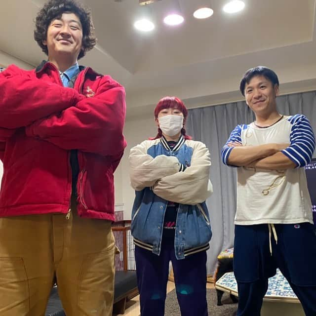 高道さんのインスタグラム写真 - (高道Instagram)「【はんにゃ川島さんの奥さんのなっちゃんがたかみちを身長3mに見せたくて、遠近法使って撮った写真】﻿ ﻿ 無理やて❗️😄💦﻿ 3mはどうやっても無理😅﻿ ﻿ #はんにゃ川島 さん #渋木プロテインおやじ #みんなのたかみち﻿ ﻿ #お笑い #芸人 #みんなのたかみち #切ない瞬間 #帰ったん？ #わらたま #プリンセス金魚 #宣伝バイク #子ども向け #おうた #チンヨウコウ #少女漫画 #パラスポーツ #豊洲市場 #高校野球 #バースデーマン #神社 #狛犬 #メガボッツ #オーバーオール #パーマ﻿ ﻿ ﻿」2月18日 18時35分 - minnanotakamichi