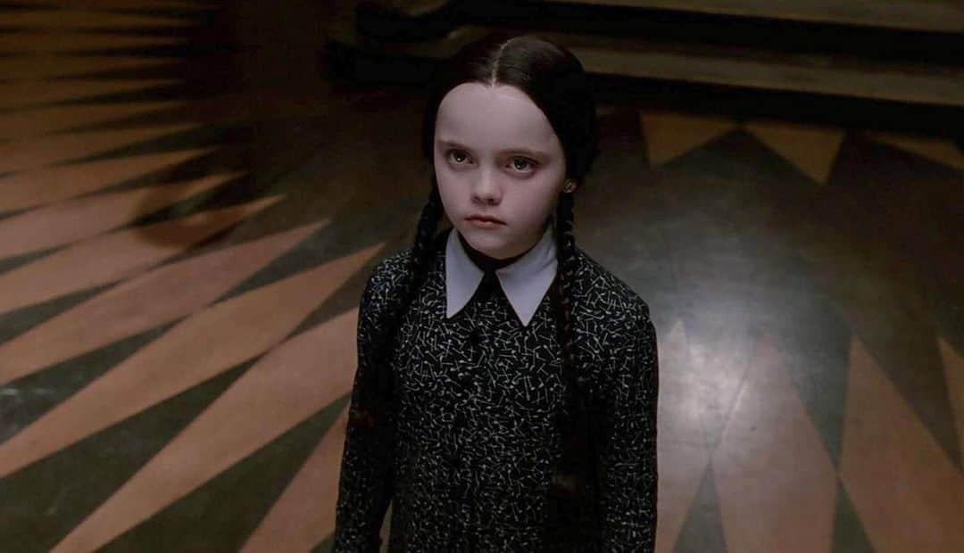 ELLE Polandさんのインスタグラム写真 - (ELLE PolandInstagram)「Tęskniliście za Rodziną Addamsów?  Netflix nakręci serial o jednej z głównych bohaterek. Szczegóły produkcji ,,Wednesday” już teraz na ELLE.pl   #ELLEnews #TheAddamsFamily #Wednesday #Netflix」2月18日 18時40分 - ellepolska