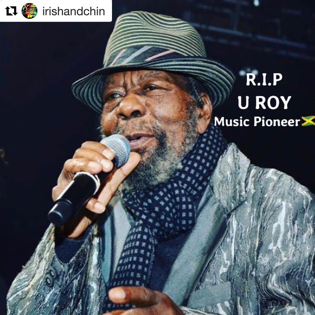 のインスタグラム：「RIP to The Godfather who set it for all of us! Deejay originator! Art of Deejaying ! #hiphop #reggae #soundsystem  So grateful was able to perform on the same stage! Condolences to the family 🙏🏽🙏🏽🙏🏽  #Repost @irishandchin with @get_repost ・・・ RIP ...U Roy👑   We have lost a pioneering icon of Jamaican music culture, Ewart Beckford affectionately known as  Daddy U Roy, the God Father of Dancehall. His legendary ‘toasting’ on sound systems is the precursor to today’s Deejays & Rappers.  We remain sooooo thankful that we honoured him in November 2019 during the 10th anniversary of #Reeewind in New York, an @irishandchin event.  Condolences to his family and all industry colleagues, his legacy shall live on🙏🏾   #DaddyURoy #URoy #soundsystemCulture #Chin #IrishandChinProductions #CrowningOfURoy #IrishandChinEvent #Dancehall #Reggae #JamaicanMusic #Reeewind10」