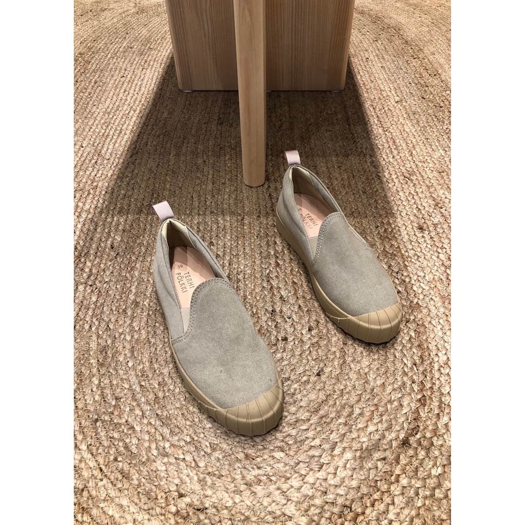 テーリポルキのインスタグラム：「Waiting for the sneaker season to start already! This Spring we added many new sustainable sneaker styles, view them all from our stories now! 👟⠀⠀⠀⠀⠀⠀⠀⠀⠀ .⠀⠀⠀⠀⠀⠀⠀⠀⠀ .⠀⠀⠀⠀⠀⠀⠀⠀⠀ .⠀⠀⠀⠀⠀⠀⠀⠀⠀ #TERHIPÖLKKI #terhipölkkistore #finnishdesign #sustainable #footwear #shoes #sneakers #sustainablesneakers #newarrivals #springstyle #springoutfit」