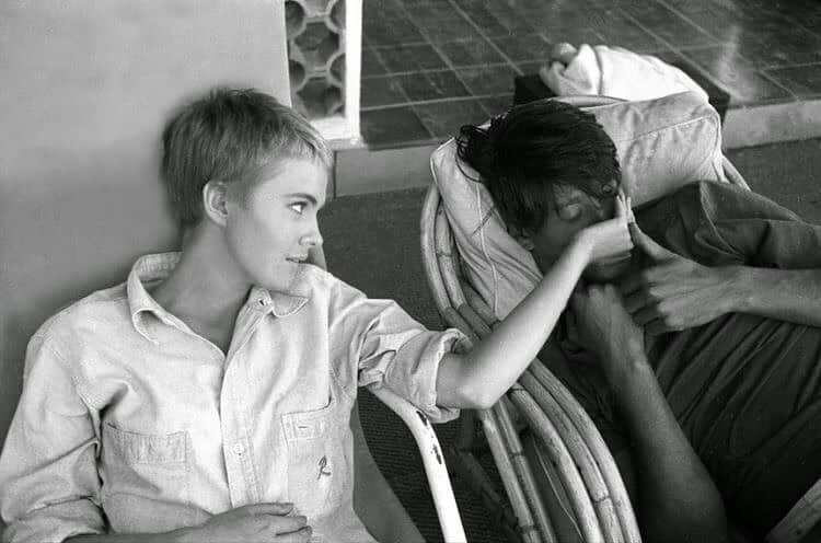 Meganのインスタグラム：「Jean Seberg and François Moreuil on location in the south of France for 'Bonjour Tristesse', 1957 ❤️ photo by Bob Willoughby . . . . #bonjourtristesse #jeanseberg #francoisemoreuil #southoffrance」