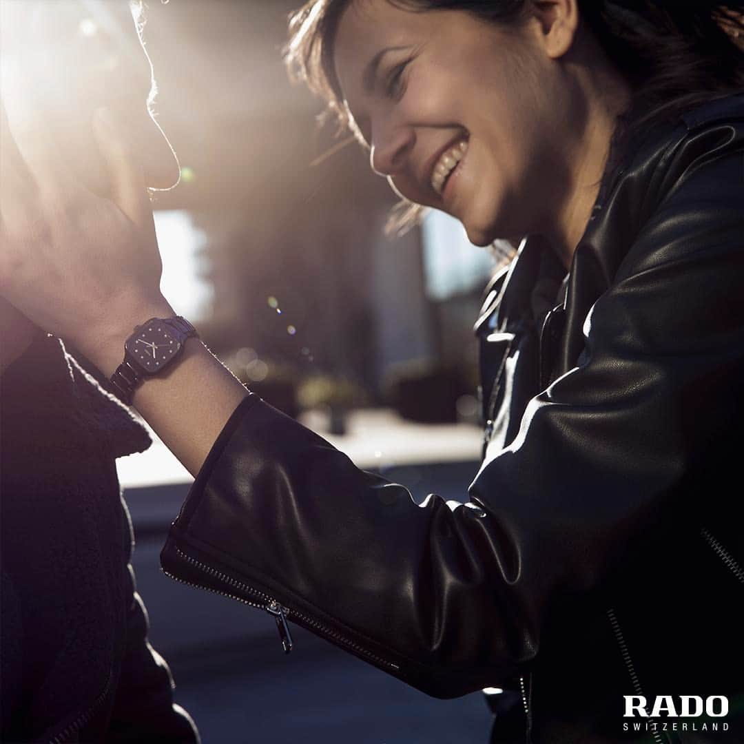 ラドーのインスタグラム：「A delicate touch of elegance is sometimes all you need. #RadoTrueSquare #Feelit」