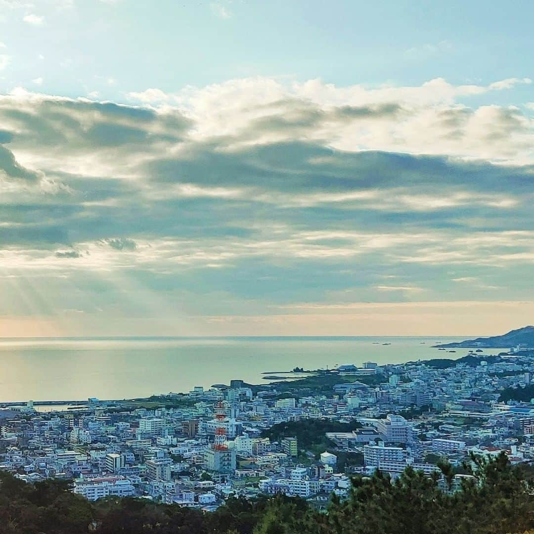 Be.okinawaさんのインスタグラム写真 - (Be.okinawaInstagram)「"Nago Chuo Park Observatory" is a hill overlooking a spectacular view of Nago City. You can relax at the café on the mountain top, a popular place frequented by locals. In February, the blooming of cherry blossoms fascinates visitors. You can await the sunset over the sea at dusk and enjoy the evening view that depicts the city’s night life.  When driving through Nago City, for instance, on your way to Churaumi Aquarium, please stop by and see the panorama of Nago City!  📍: Nago Chuo Park Observatory  Tag your own photos from your past memories in Okinawa with #visitokinawa / #beokinawa to give us permission to repost!  #名護市 #nagocity #나고시 #展望台 #Observatory #天文台 #전망대 #絶景 #superbview #美景 #japan #travelgram #instatravel #okinawa #doyoutravel #japan_of_insta #passportready #japantrip #traveldestination #okinawajapan #okinawatrip #沖縄 #沖繩 #오키나와 #旅行 #여행 #打卡 #여행스타그램」2月18日 19時00分 - visitokinawajapan