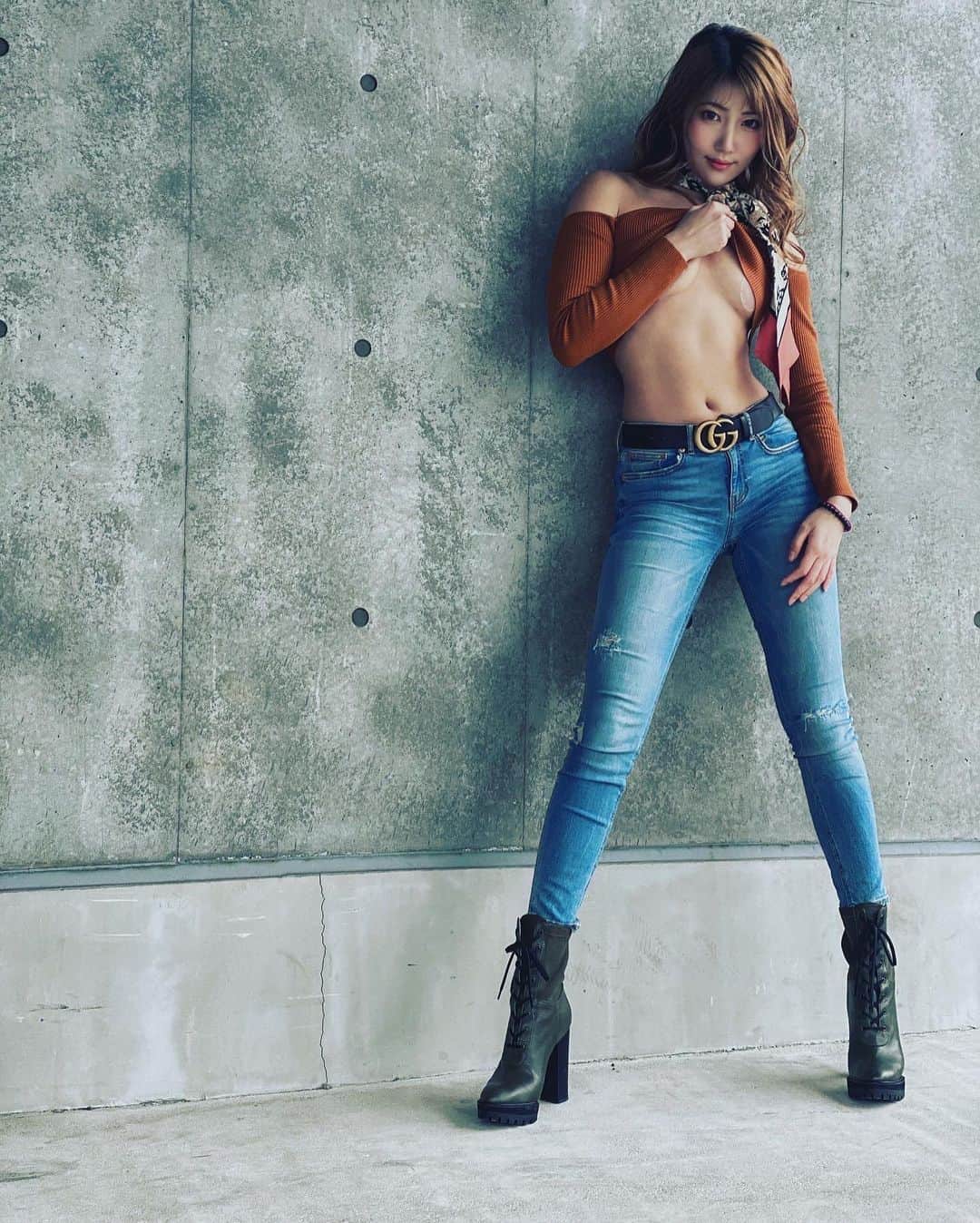 Burberry hot sale instagram zara