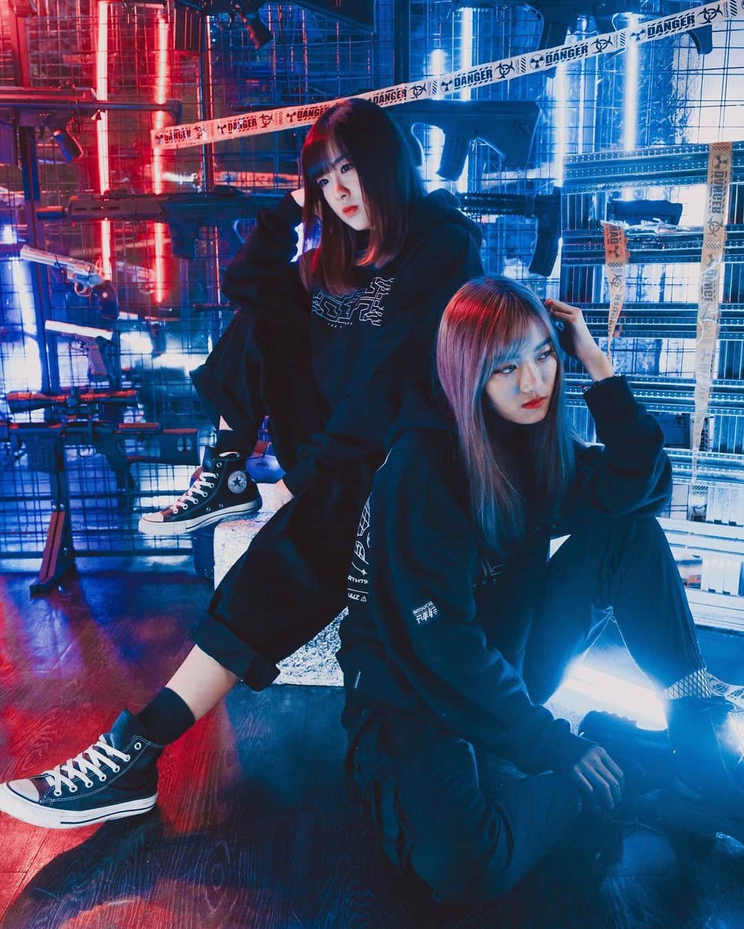 のインスタグラム：「🖤型死你哋ψ(｀∇´)ψ  𝐏𝐡𝐨𝐭𝐨𝐠𝐚𝐡𝐩𝐞𝐫// @jc.606  𝐒𝐭𝐮𝐝𝐢𝐨// @m.square.production  𝐂𝐥𝐨𝐭𝐡𝐢𝐧𝐠// @untouchedunited」