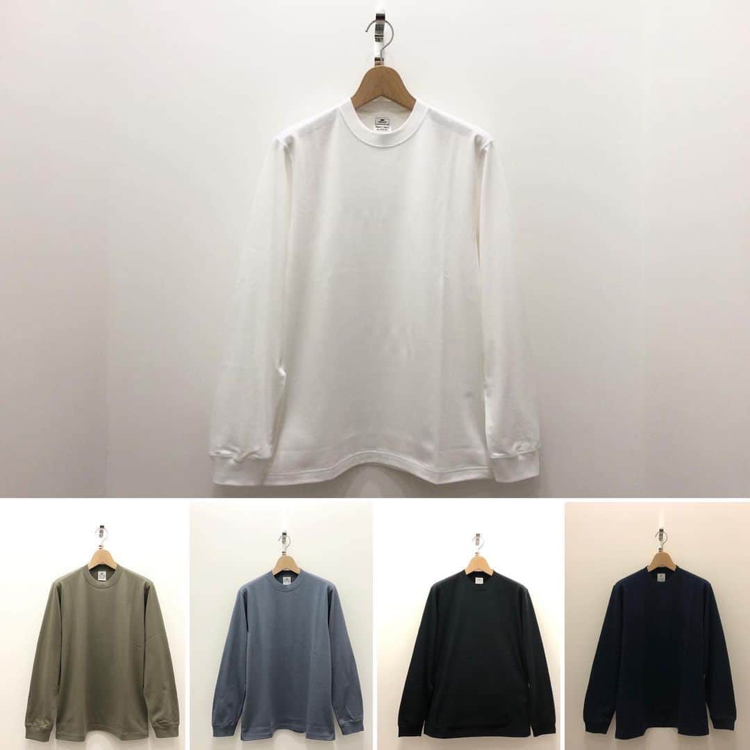 のインスタグラム：「. 《 #LWNewItemInformation 》 本日、入荷2型目は定番のロングスリーブTee。 毎年「やっと入荷した！」と思ったらいつの間にか完売している隠れた人気者です。しかも今年は新色を含め5色展開となっており店頭で実物を見ると、さらに迷わせてくれます🤔  LW new items arrived today 3-2.  スタッフはオープン前に検温、健康状態のチェックを行い、マスク着用にて接客の間合をとってご対応させていただきます。 店内におきましては次亜塩素酸空間除菌脱臭機を設置して消毒等十分店内環境を整えられるよう努めております。 . ご来店頂くお客様へのお願いと致しましては、マスクの着用をお願い申し上げます。  ご理解・ご協力のほど宜しくお願い致します。 .  #loopwheeler #lwosaka #ループウィラー#吊り編み #tsuriami #吊り編み機 #日本製#スウェット #パーカー #カーディガン #Tシャツ #スウェットパンツ #長持ち #丈夫#綿 #cotton #裏毛 #日本 #大阪 #心斎橋#japan #osaka #shinsaibashi#madeinjapan」