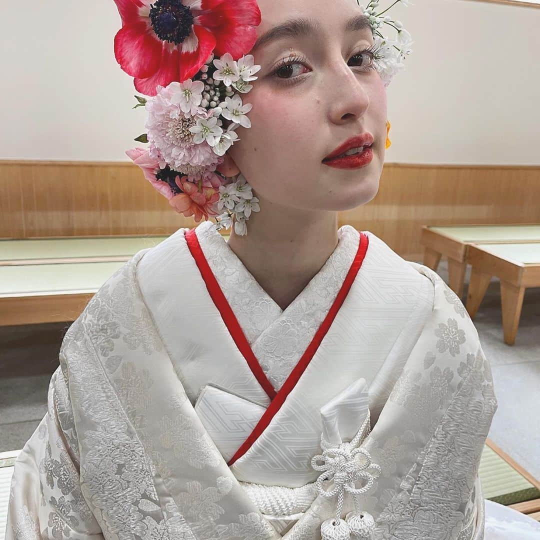 河野麻里さんのインスタグラム写真 - (河野麻里Instagram)「・ ・ 綿帽子から お花がチラッと みえるとかわいい♡ ・ ・ #マリhair #浜松市」2月18日 19時13分 - brillantmari