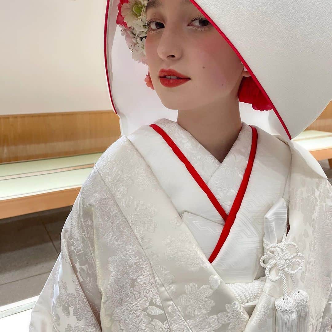河野麻里のインスタグラム：「・ ・ 綿帽子から お花がチラッと みえるとかわいい♡ ・ ・ #マリhair #浜松市」