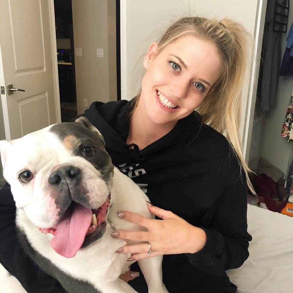 Bodhi & Butters & Bubbahのインスタグラム：「One year 💔 one year without my Butter-ball 💔 life will never be the same without you my love, you brought me so many blessings and I will be forever grateful to have been your person.  They say time heals everything, but I’m still waiting.  Regardless, I will carry you with me always and save as many bulldogs as I possibly can in this lifetime. . . . . . #mylove #always #and #forever #bulldog #love #smile #remember #sweet #memories #dogsofinstagram #bulldogsofinstagram #mylife #servicedog #life #adoptdontshop #rescue #dog #my #cute #boy #mommy #misses #you」